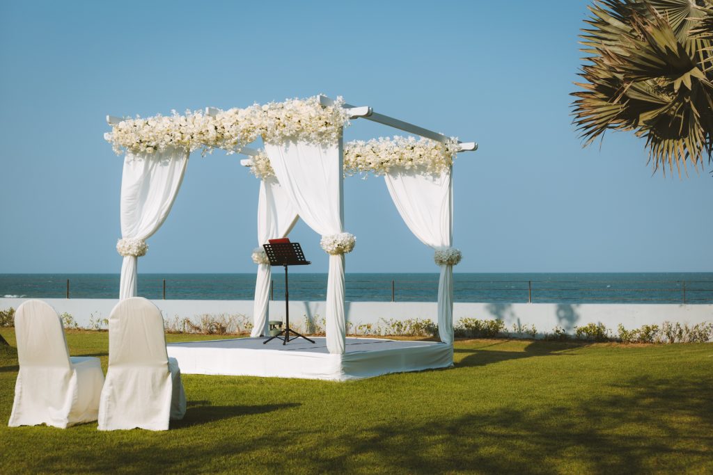 How Much Does A Destination Wedding Cost.